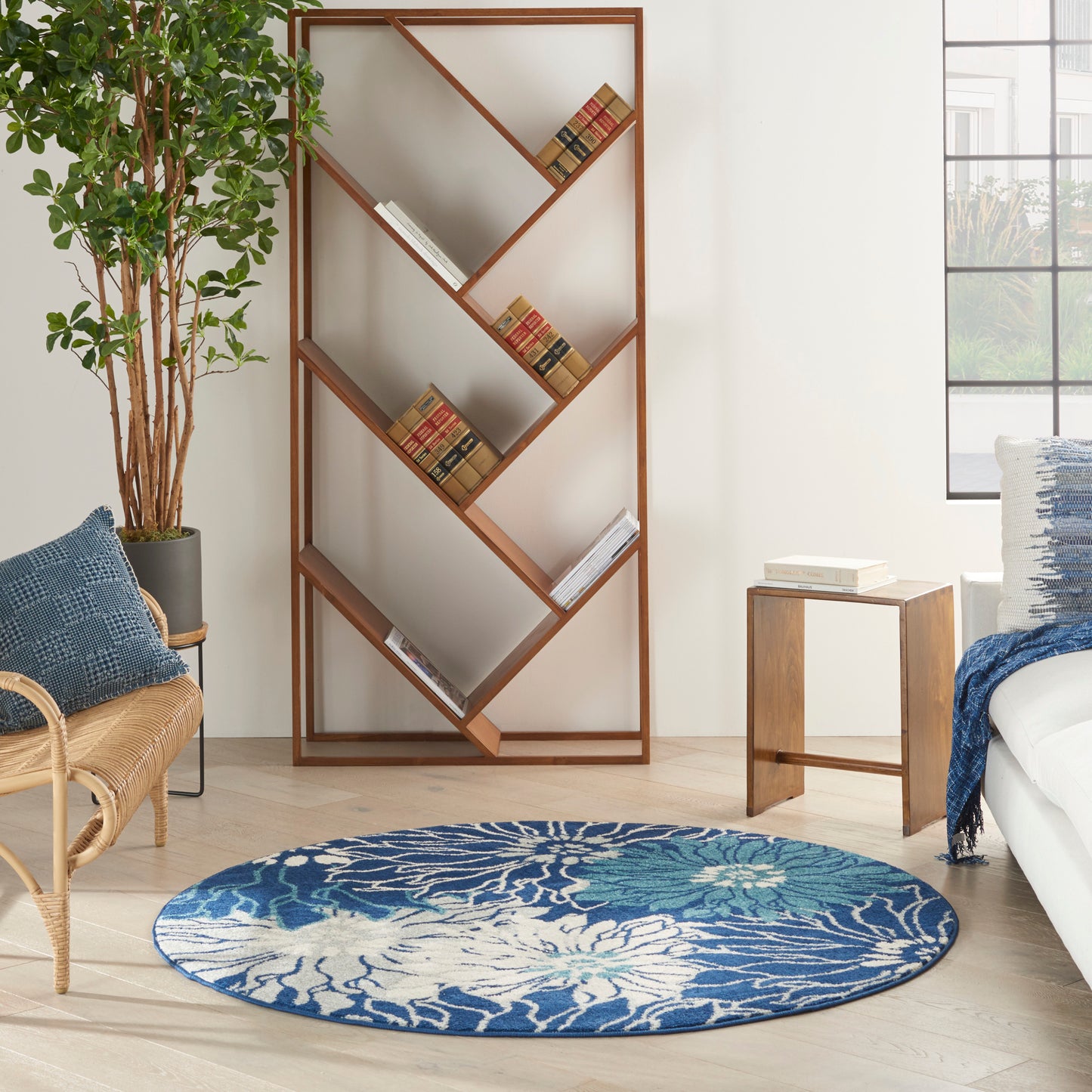 Nourison Passion 5' x Round Navy/Ivory Contemporary Indoor Rug