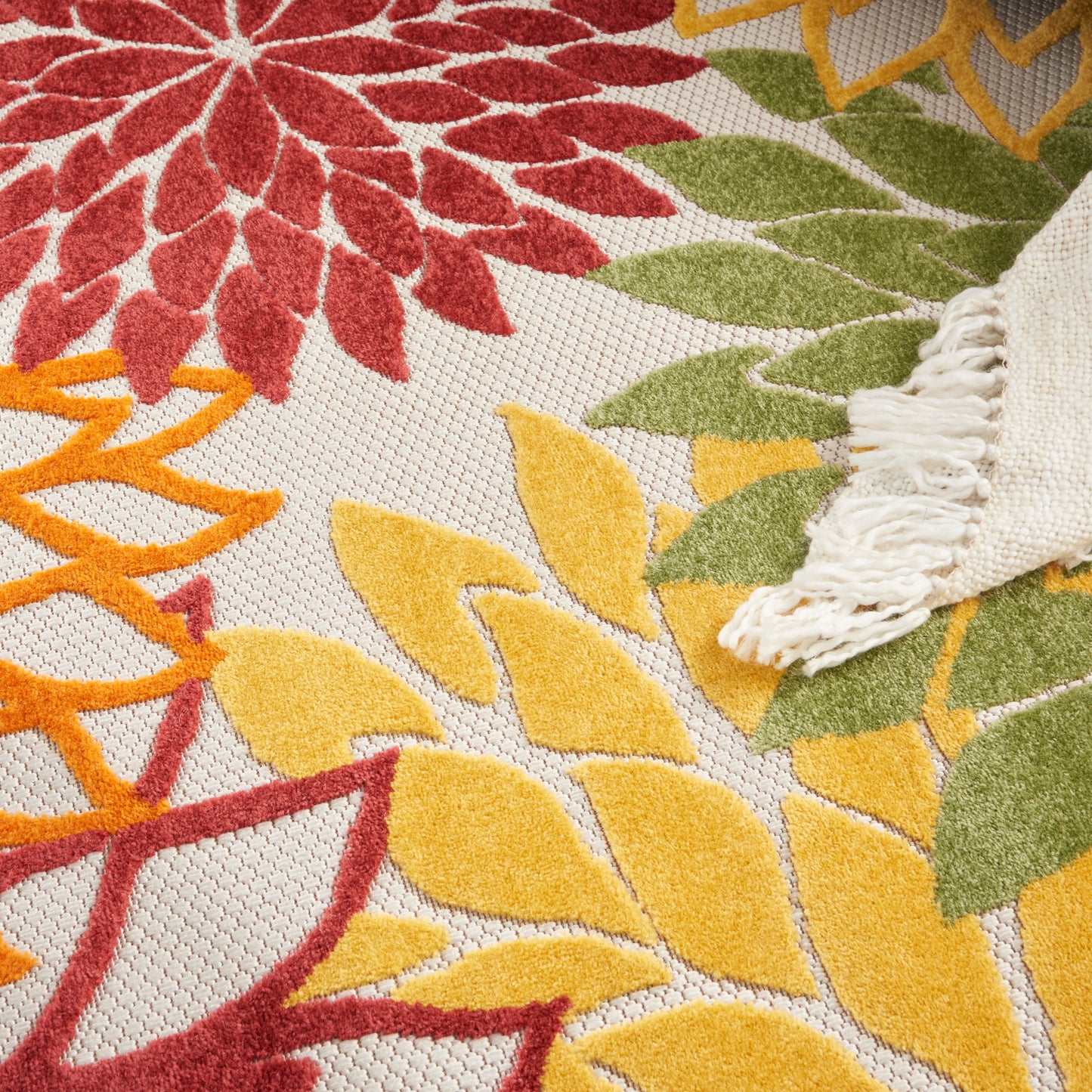 Nourison Aloha 4' x Round Red Multicolor Tropical Rug