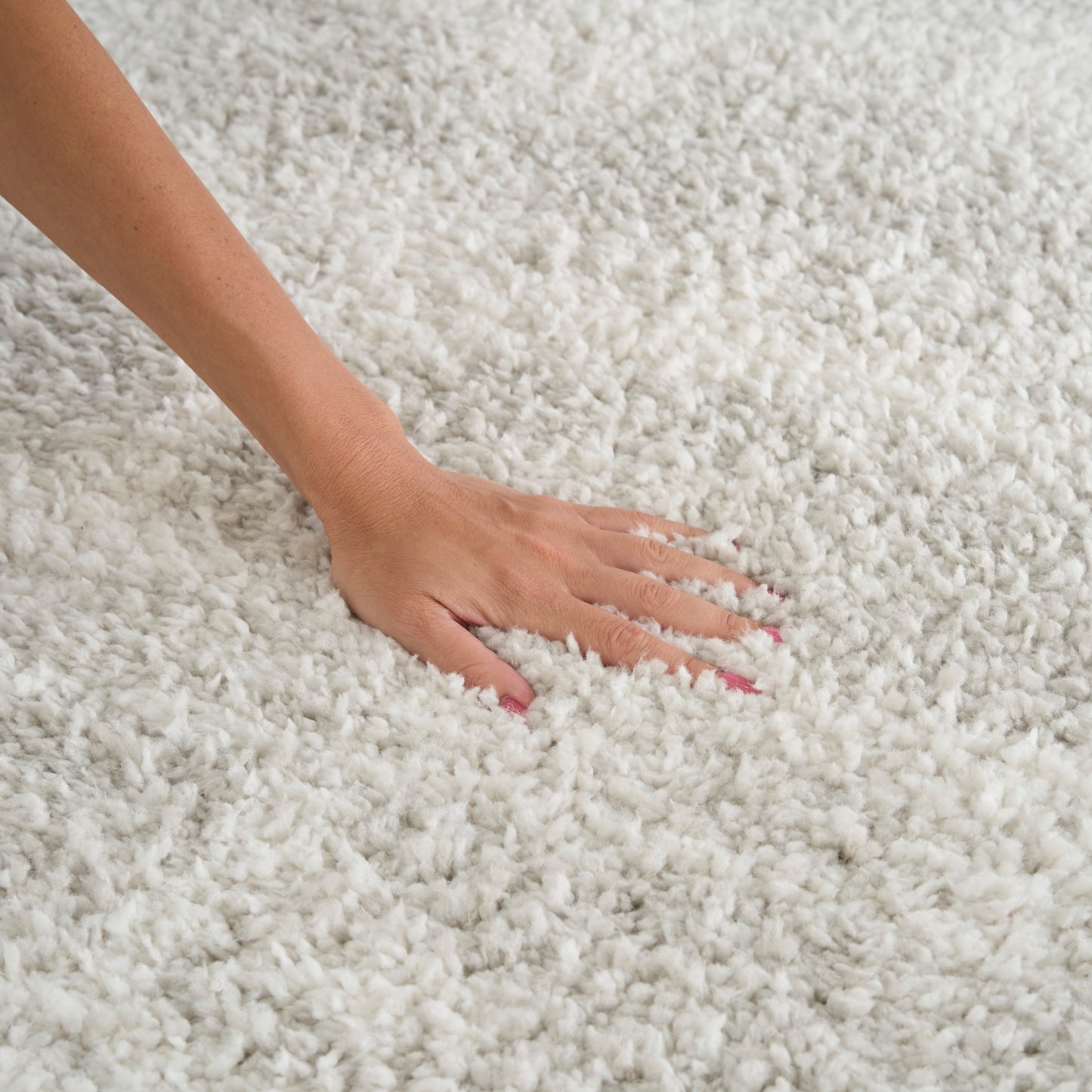 Nourison Modern Shag 5'3" x 7' Ivory Grey Modern Indoor Rug