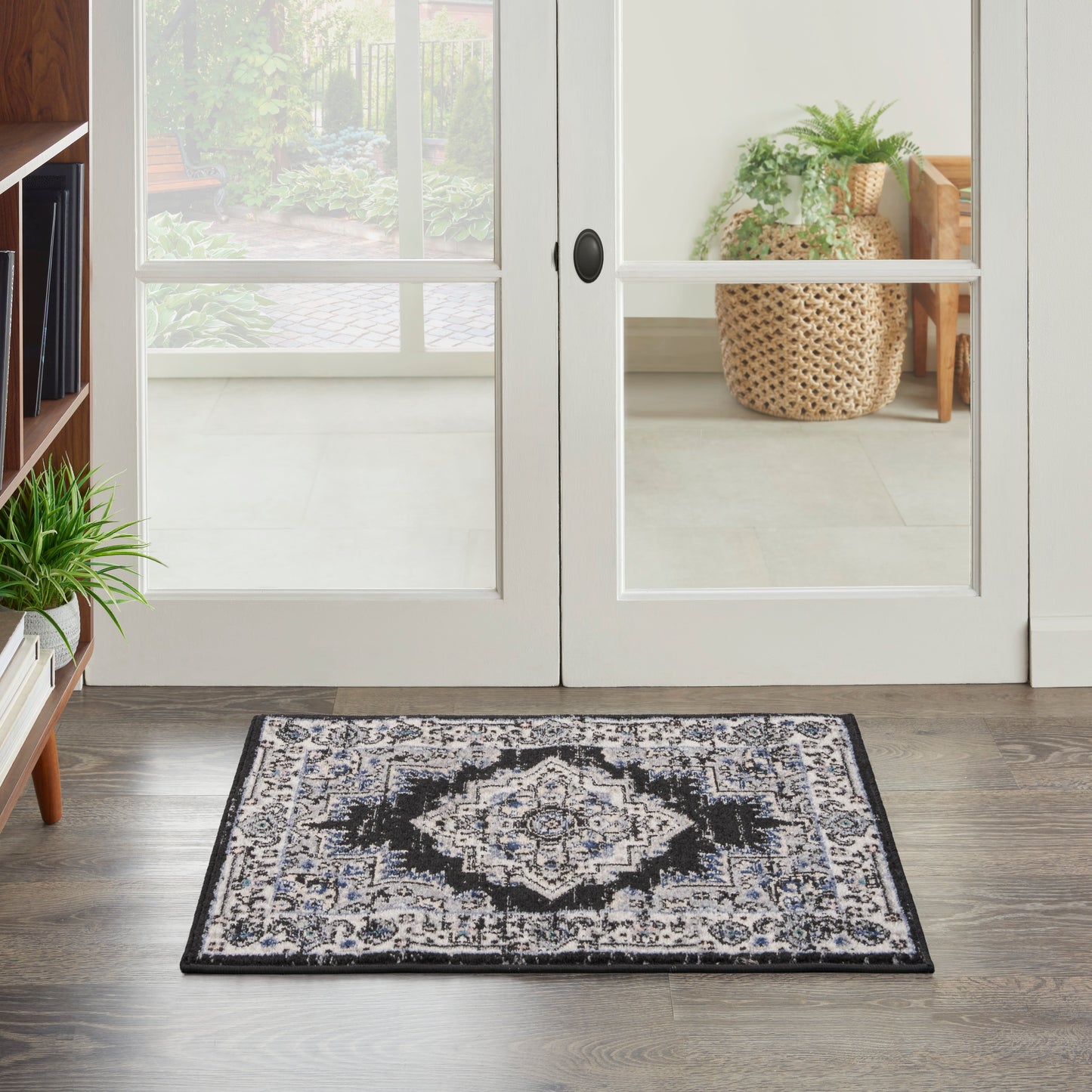 Nourison Passion 1'10" x 2'10" Black Ivory Vintage Indoor Rug