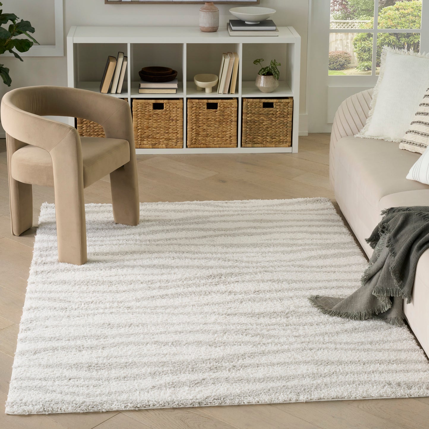 Nourison Modern Shag 3'11" x 5'11" Ivory Grey Modern Indoor Rug