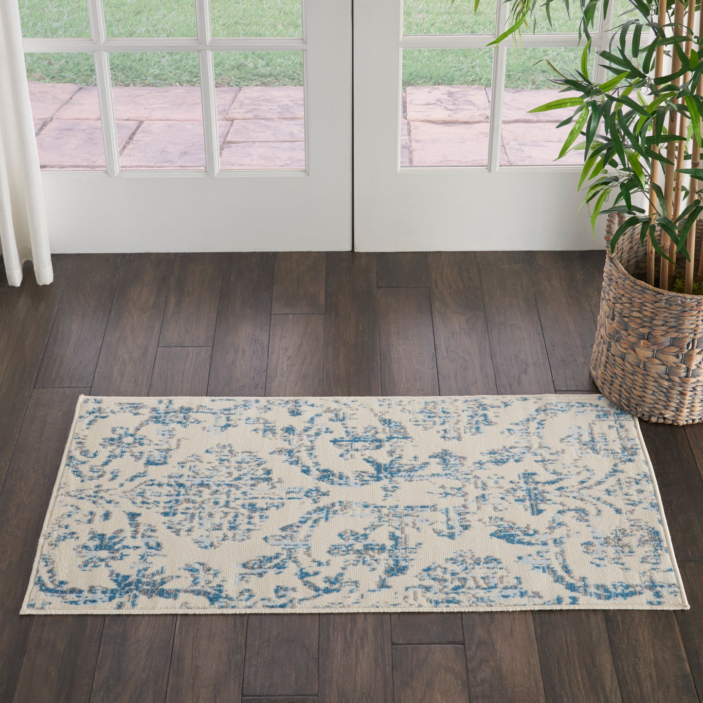 Nourison Jubilant 2' x 4' Ivory Blue Vintage Indoor Rug