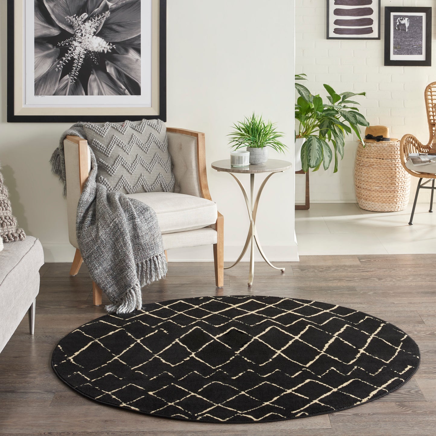 Nourison Grafix 5'3" x Round Black Bohemian Indoor Rug