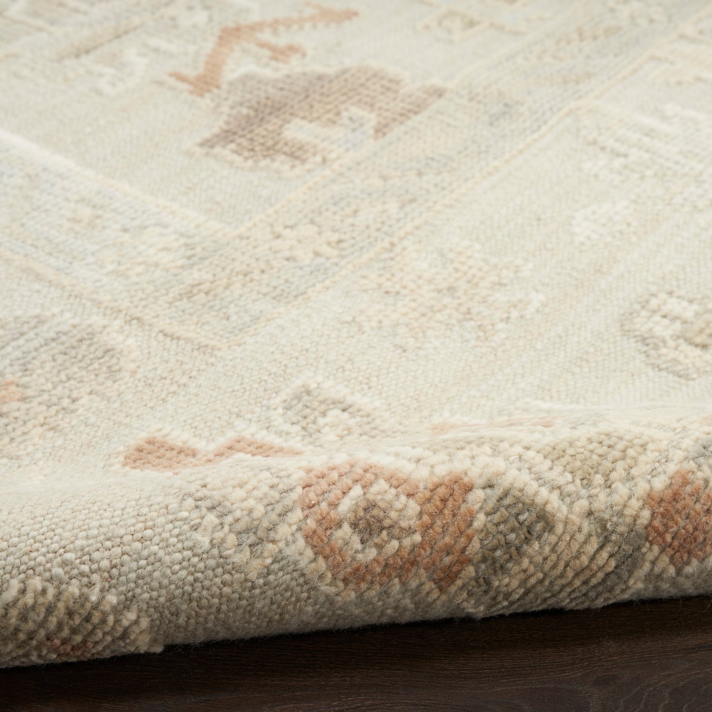 Nourison Whispers 2' x 3' Cream Vintage Indoor Rug