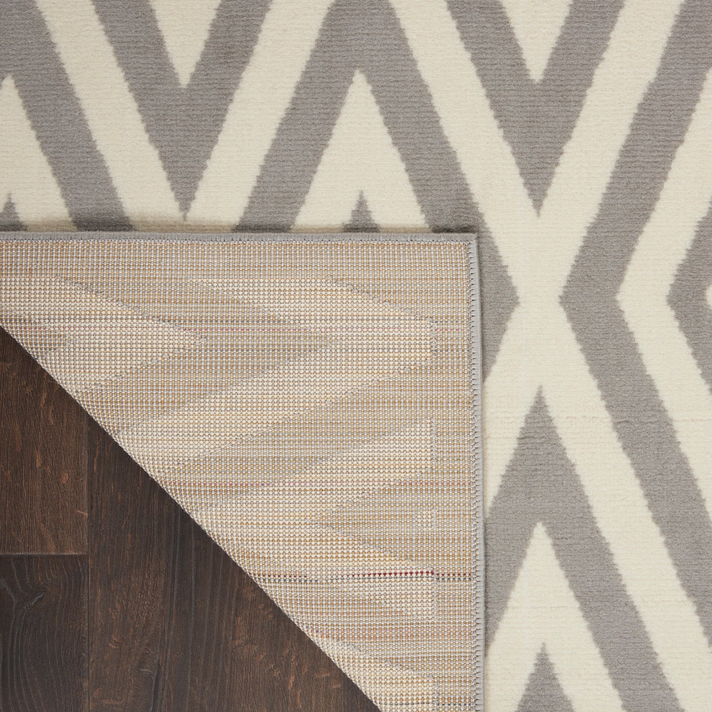 Nourison Grafix 2' x 4' White/Grey Mid-Century Modern Indoor Rug