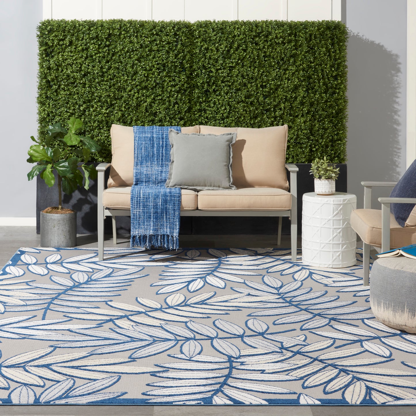 Nourison Aloha 7' x 10' Ivory/Navy Tropical Rug