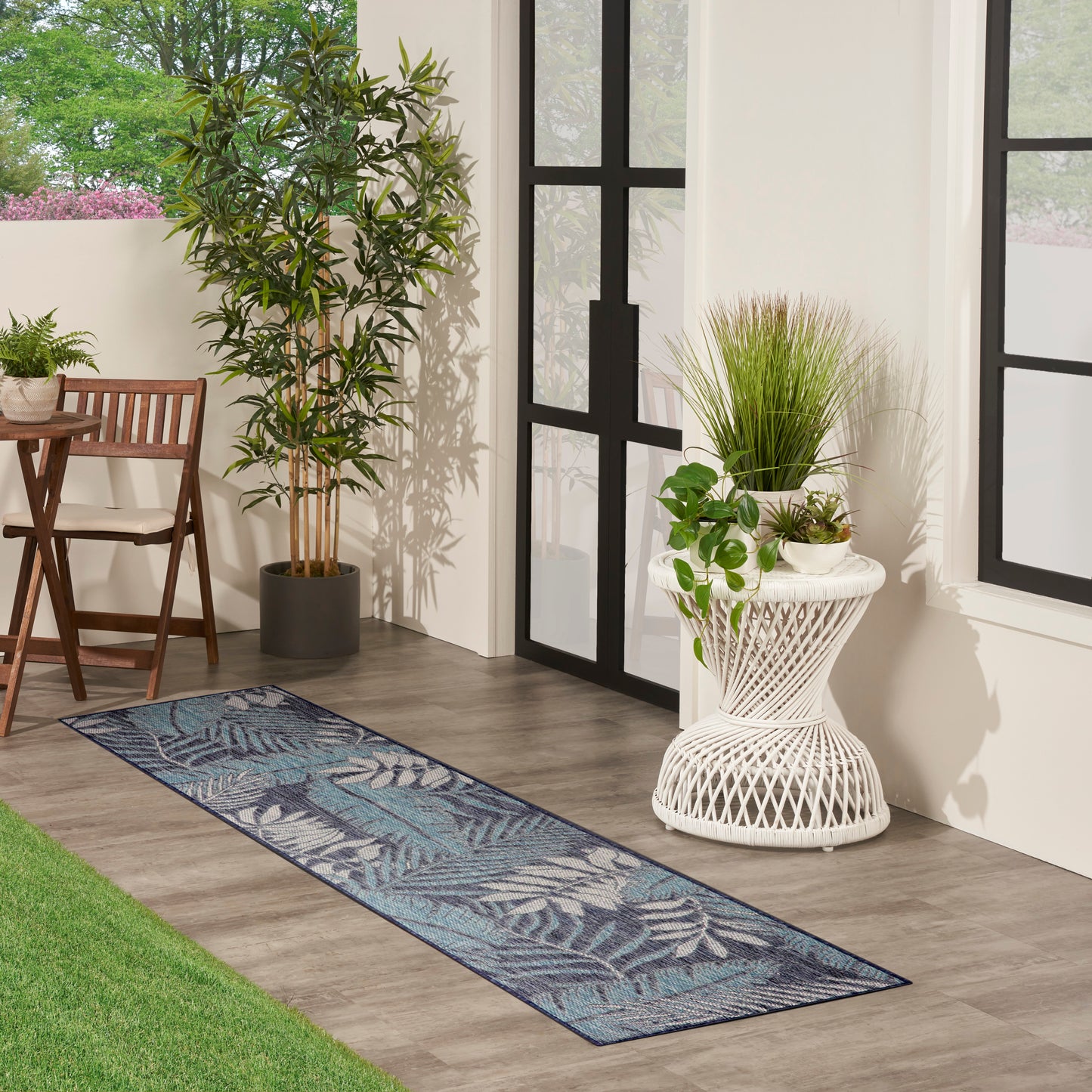 Nourison Garden Oasis 2' x 8' Navy Outdoor Rug