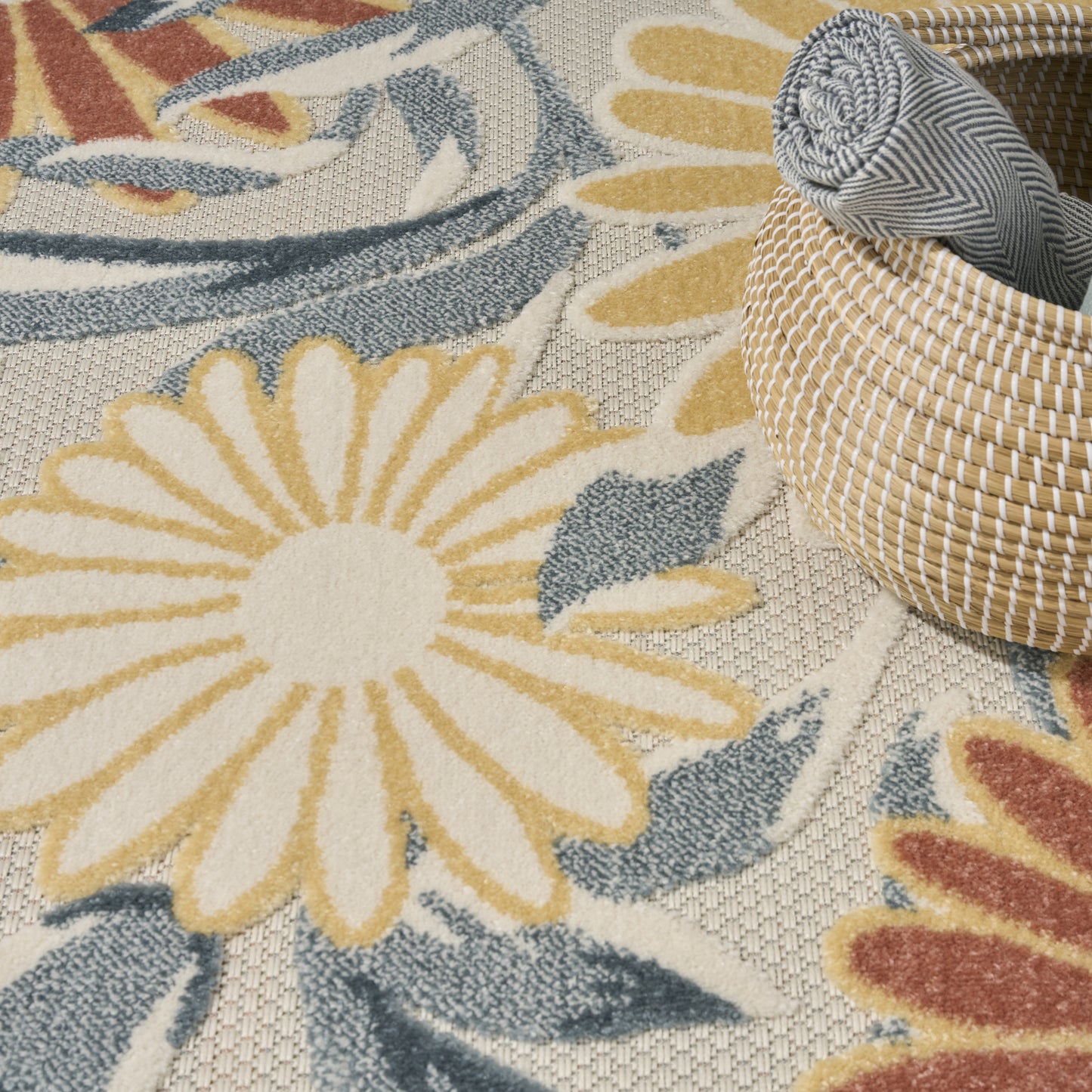 Nourison Aloha 7'10" x 10'6" Ivory Rose Outdoor Rug