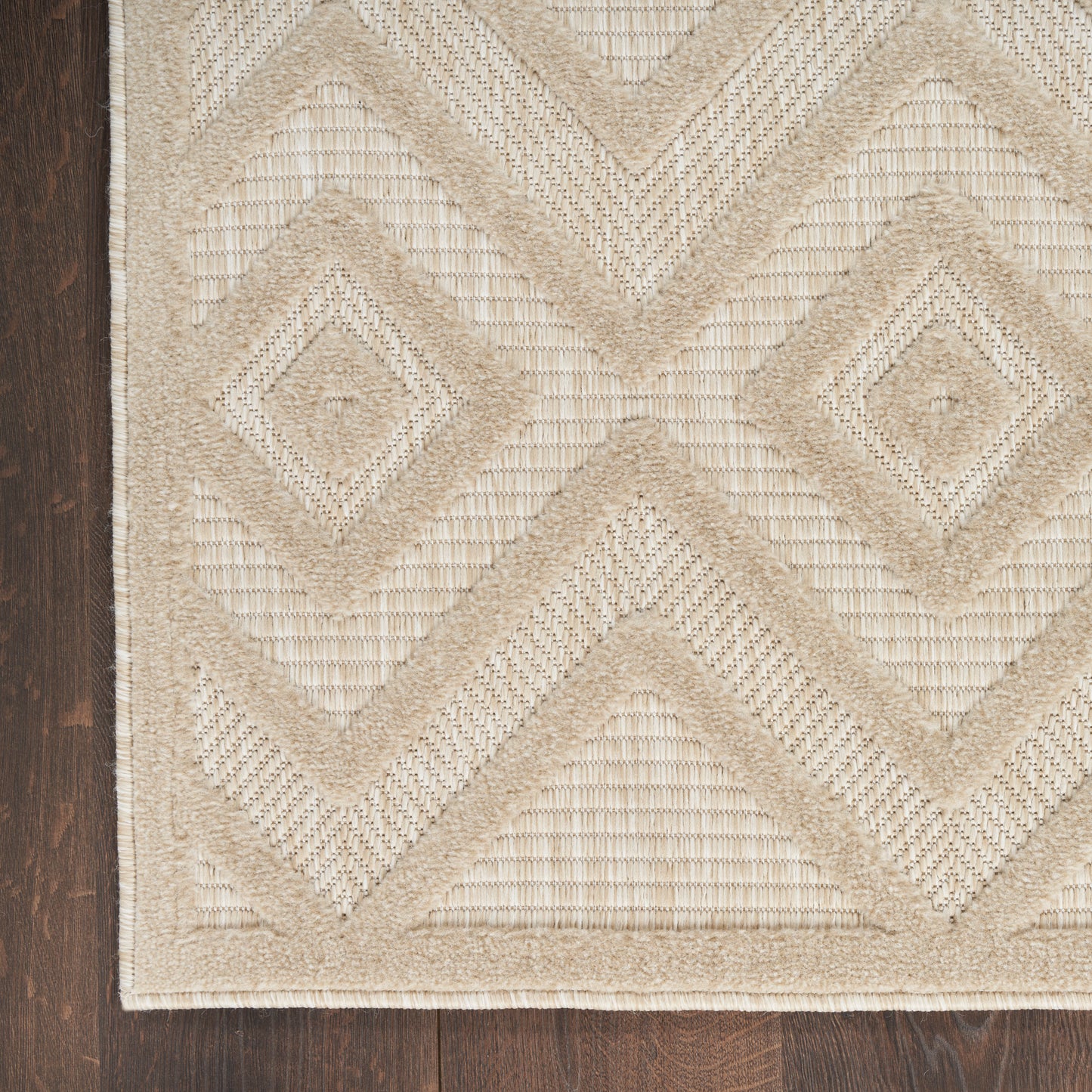 Nourison Versatile 2'2" x 7'6 Cream Modern Rug