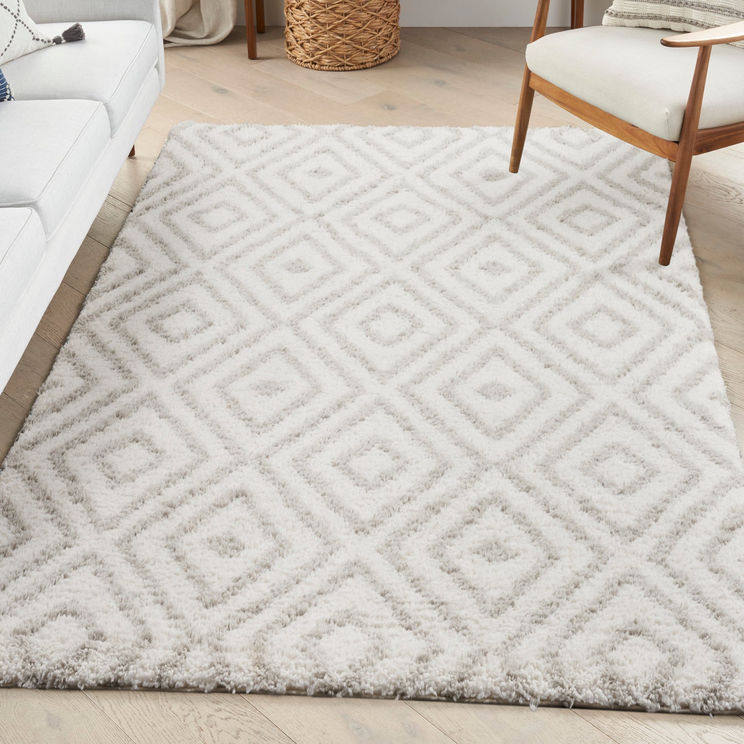 Nourison Modern Shag 5'3" x 7' Ivory Silver Modern Indoor Rug