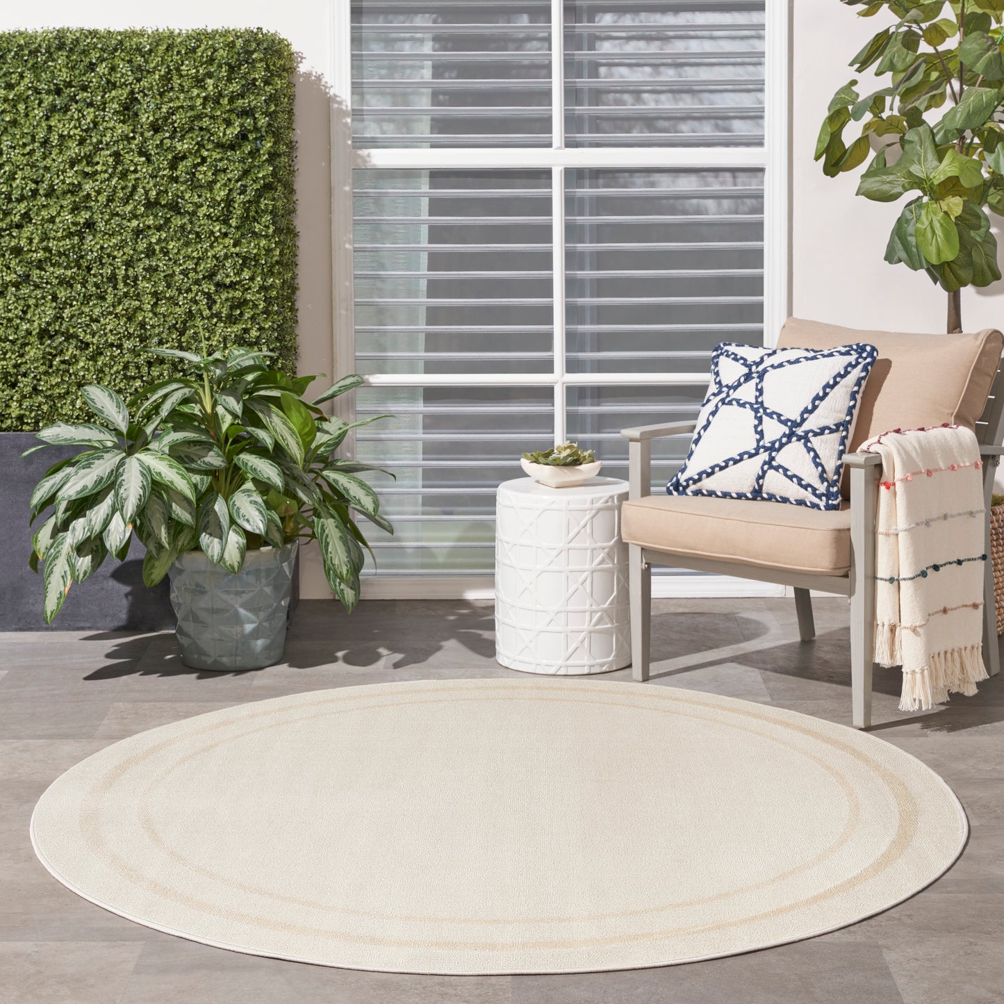 Nourison Nourison Essentials 4' x Round Ivory Gold Contemporary Rug