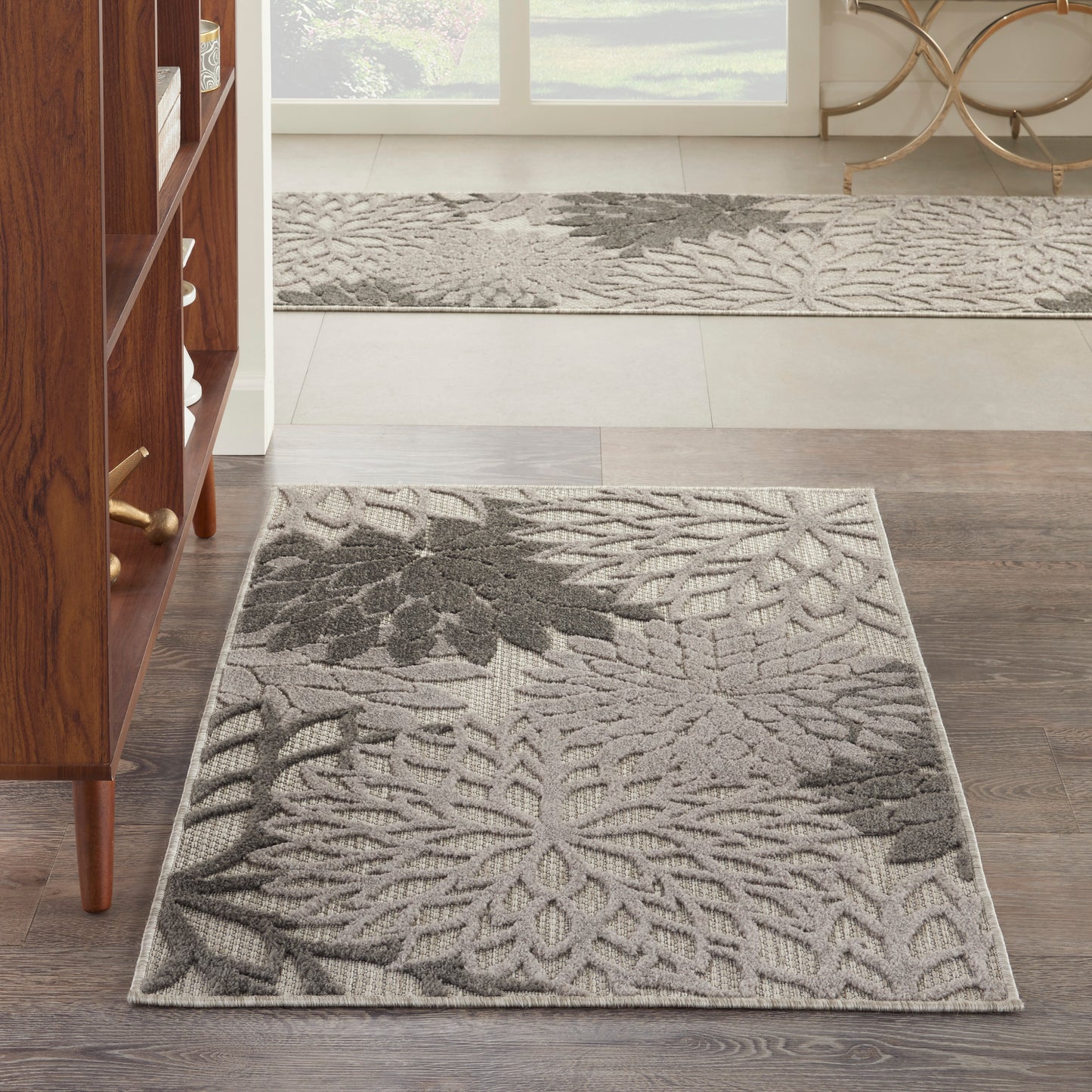 Nourison Aloha 2'8" x 4' Silver Grey Tropical Rug