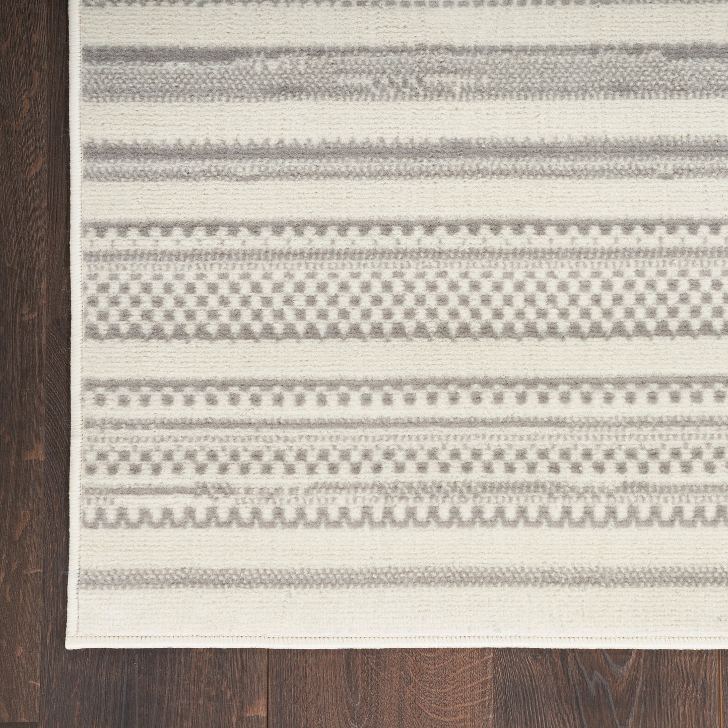 Nourison Grafix 2' x 4' Ivory Grey Modern Indoor Rug
