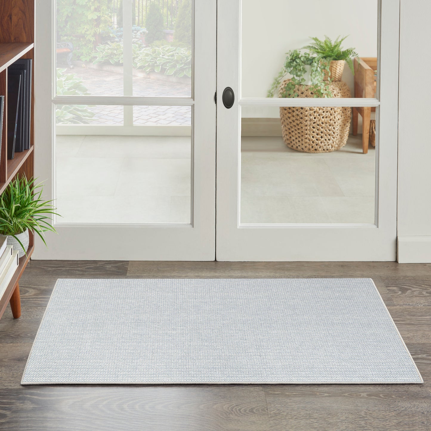Nourison Natural Texture 2'2" x 3'9" Ivory Blue Farmhouse Indoor Rug