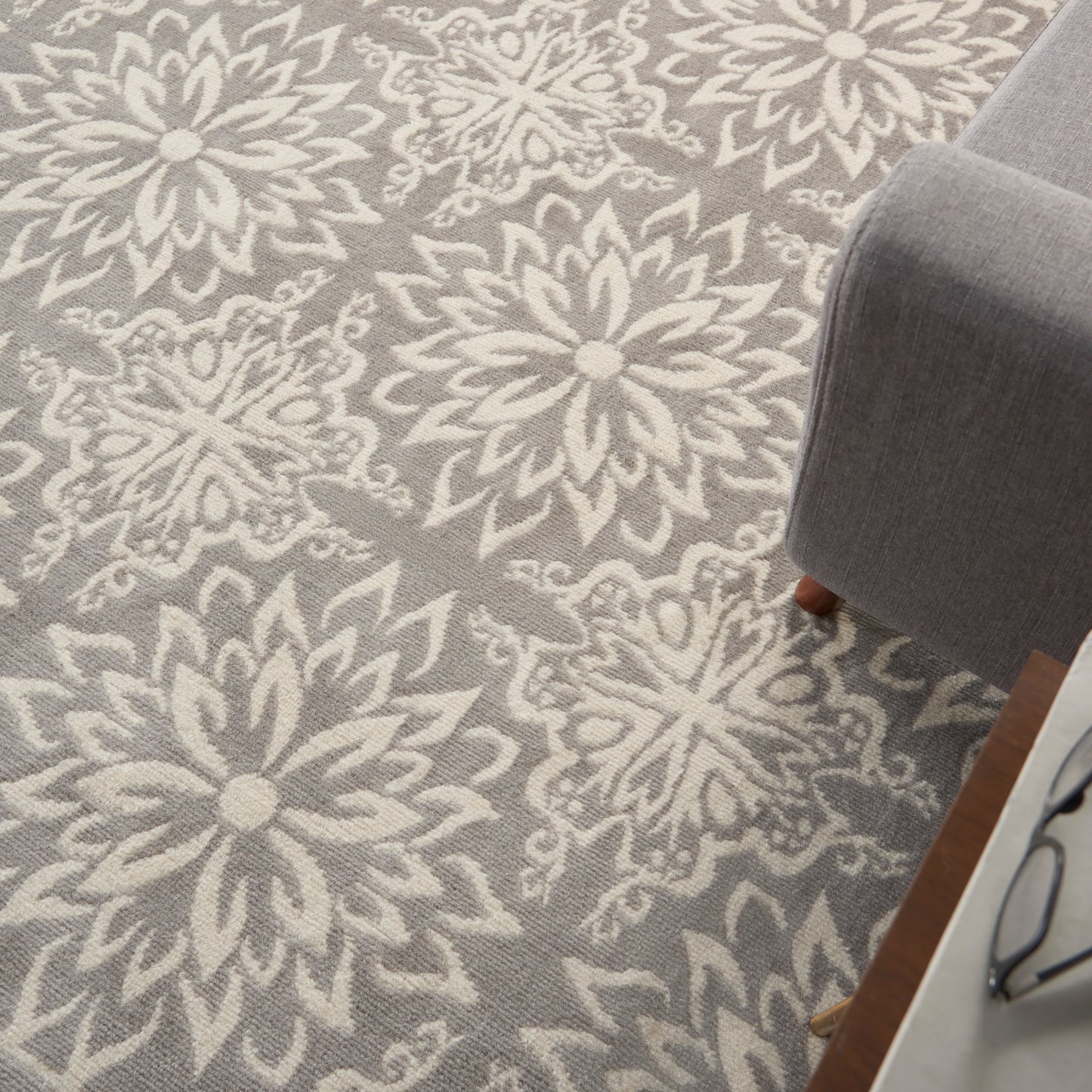 Nourison Jubilant 6' x 9' Ivory/Grey Farmhouse Indoor Rug