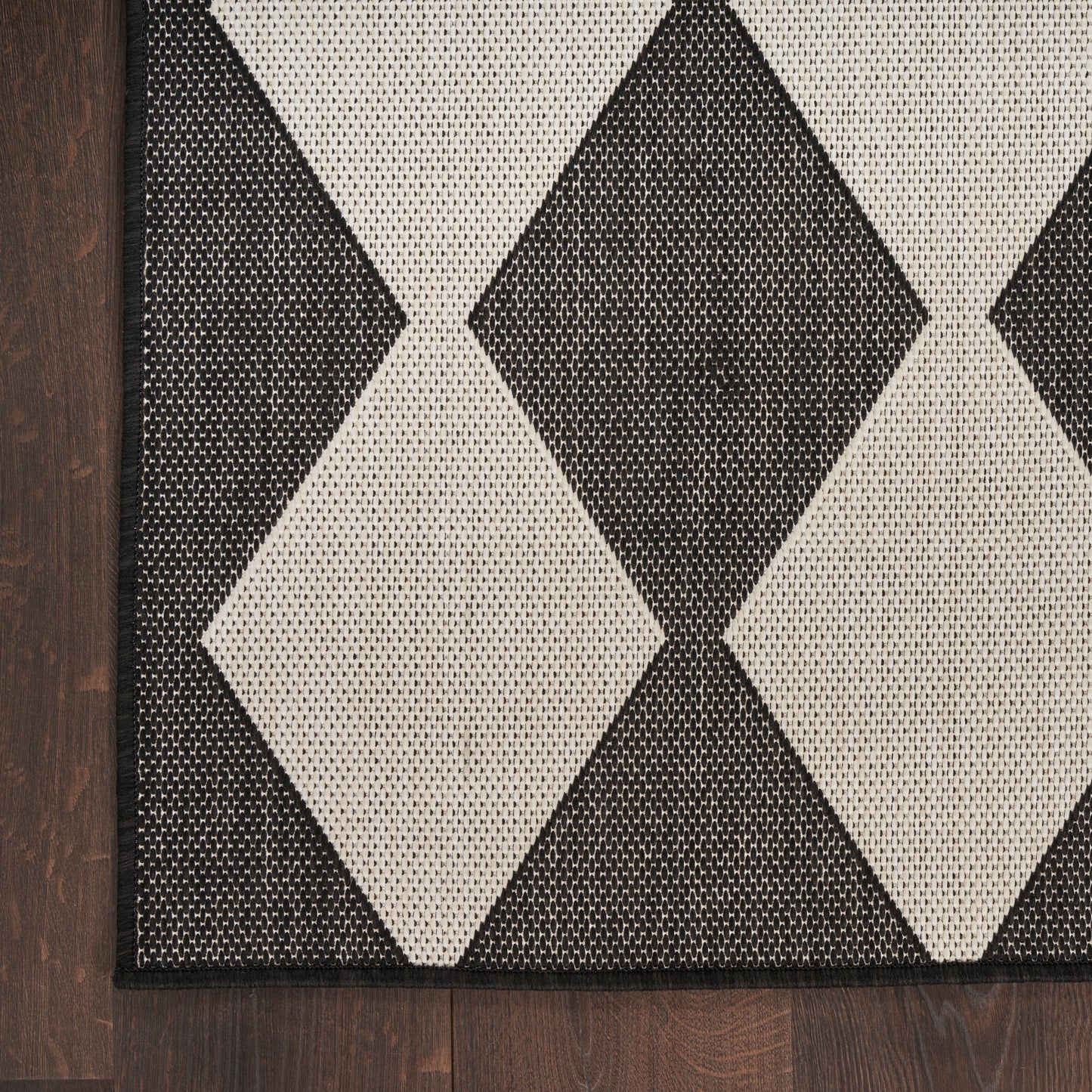 Nourison Positano 7' x 10' Black Modern Rug
