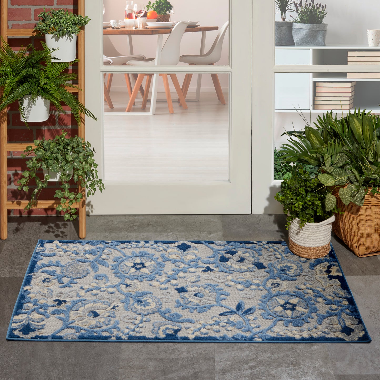 Nourison Aloha 2'8" x 4' Blue Grey Farmhouse Rug